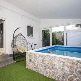 House KALA Brodarica