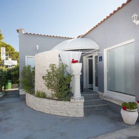 House KALA Brodarica