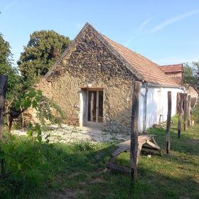 Hegyalja Vendégház Monostorapáti