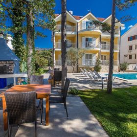 Apartments Villa Anne Jadranovo