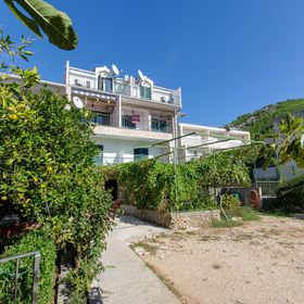 Apartments Zoran Drvenik