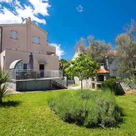 Apartmanok Parkolóhellyel Malinska, Krk - 19353 Malinska