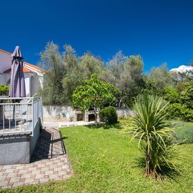 Apartmanok Parkolóhellyel Malinska, Krk - 19353 Malinska