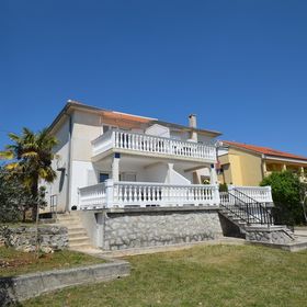 Apartmanok Parkolóhellyel Krk - 19365