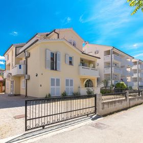 Apartmanok Parkolóhellyel Malinska, Krk - 19371 Malinska