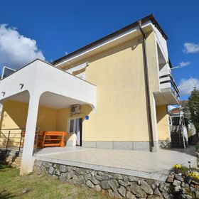 Apartmanok Parkolóhellyel Krk - 19378