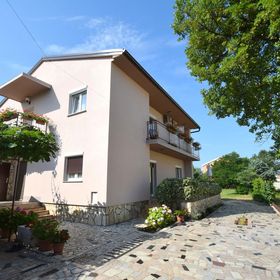 Apartmanok Parkolóhellyel Malinska, Krk - 19381 Malinska