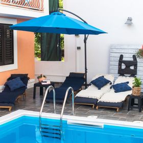 Apartments and Room Agiss with pool Vodice