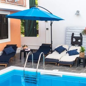 Apartments and Room Agiss with pool Vodice