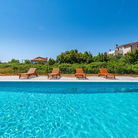 Apartments Nikola Nin