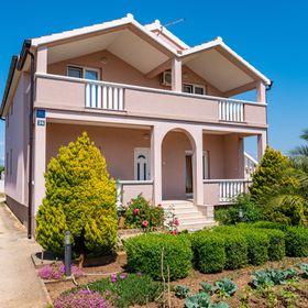 Apartments Nikola Nin