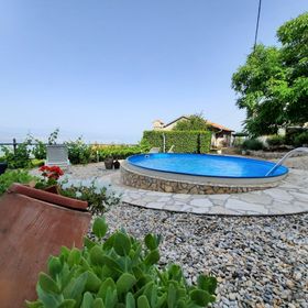 House Mikleus Lovran