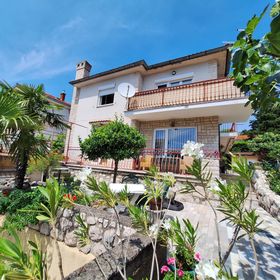 Apartments Tortuga Dramalj