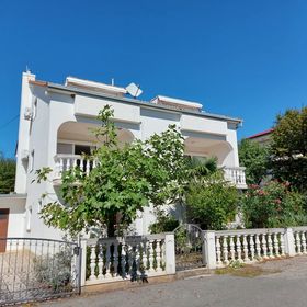 Apartments Franjo Jadranovo