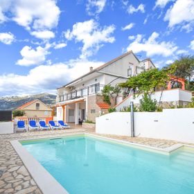 House Rovana Rovanjska