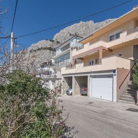 Apartment Sladana Omis