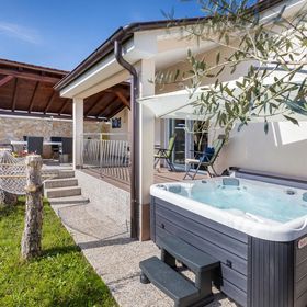 Vendégház Valbandon - CIF897