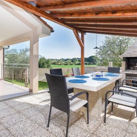 Vendégház Valbandon - CIF897