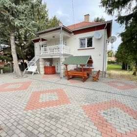 Hunyadi Nyaraló Balatonkeresztúr