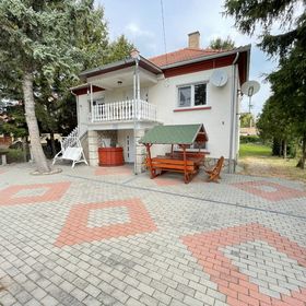 Hunyadi Nyaraló Balatonkeresztúr