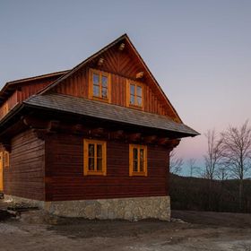 Kamenná chata Dolní Lomná
