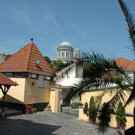Alabárdos Panzió Esztergom