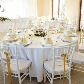 Auróra Rendezvényterem & Szállás Jászapáti