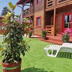 András Apartmanház A Poroszló***