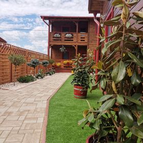 András Apartmanház A Poroszló***