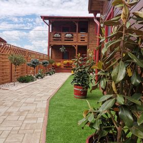 András Apartmanház A Poroszló***