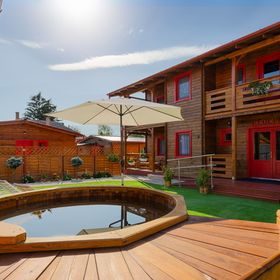 András Apartmanház A Poroszló***