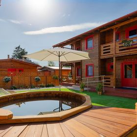 András Apartmanház A Poroszló***