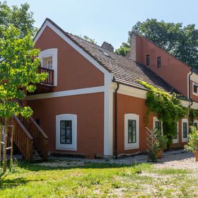 Rotes Haus Gézaháza