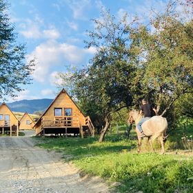 Cabanele lu’ Dinu Corbeni