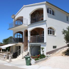 Apartment Nikica Primosten