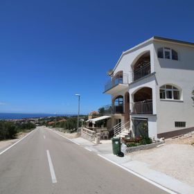 Apartment Nikica Primosten
