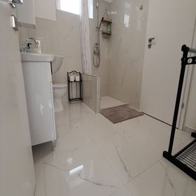 Déri Kert Apartmanház B*** Baja