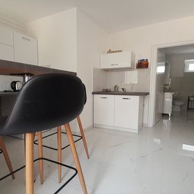 Déri Kert Apartmanház B*** Baja