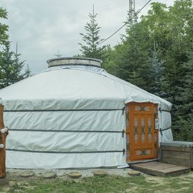 Elvonuló-tér Jurtaszállás Galambok