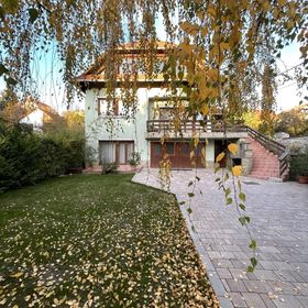 Vadrózsa Apartman Üröm