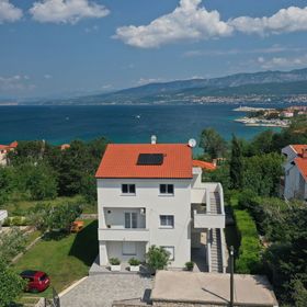 Apartment Nives Šilo