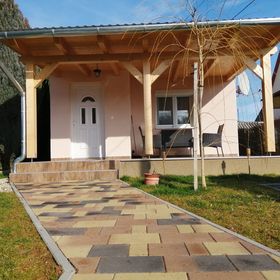 Pipacs Apartman Harkány