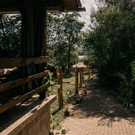 Jurta a Dunaparton Zebegény