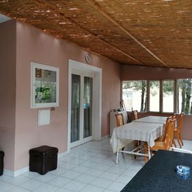 Medencés Apartmanház Balatonfenyves