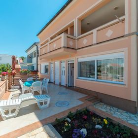 Apartments Hudic Vir