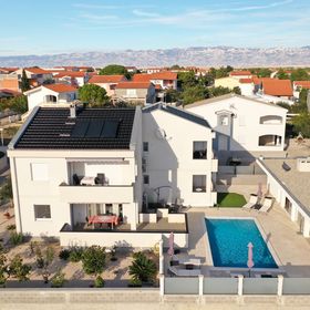 Apartments Olujic Vir II