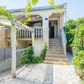 Apartments Bilic Vir II