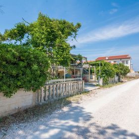 Apartments Bilic Vir II