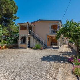 Apartments Horvatic Vir II