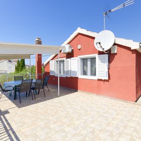 Apartment Nada Tribunj